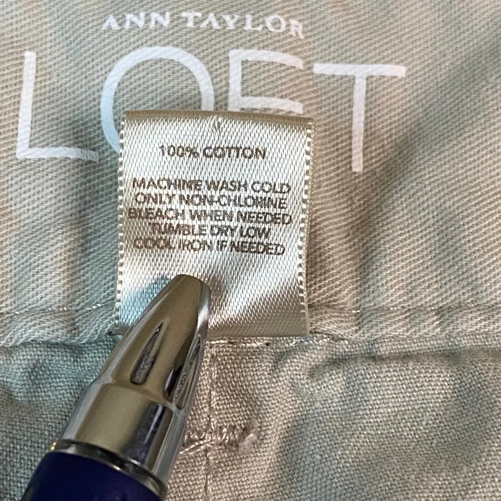 Ann Taylor LOFT Women's Size 12 Beige Cotton Straight Leg Shorts Casual‎ Summer